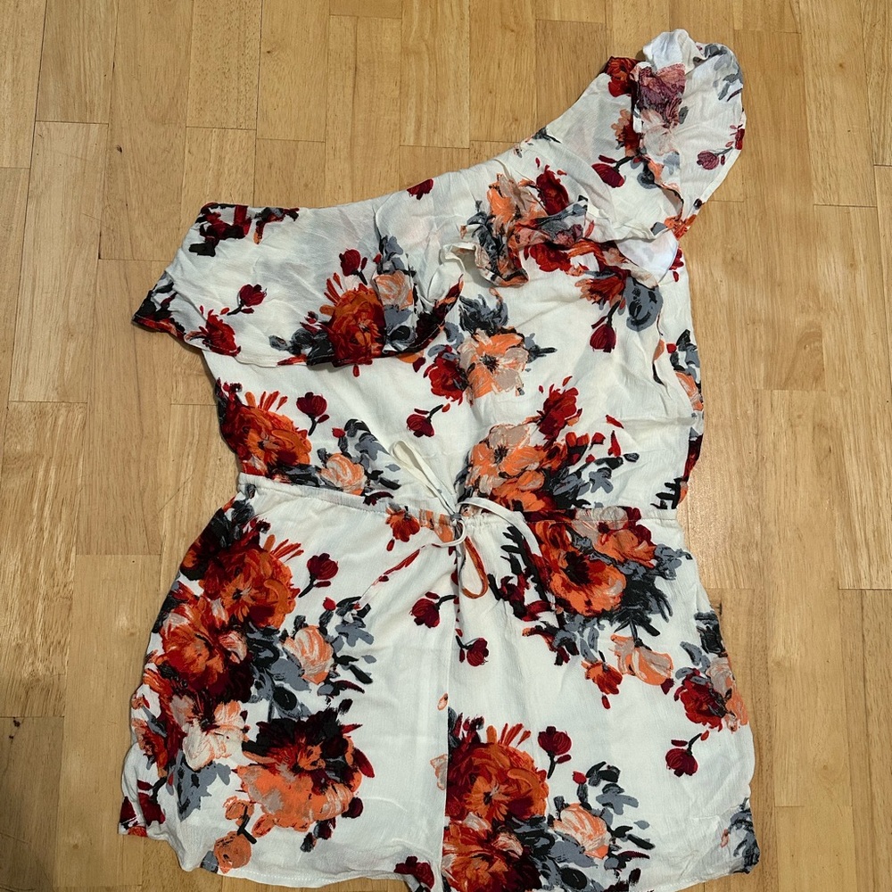 Floral One-Shoulder Top